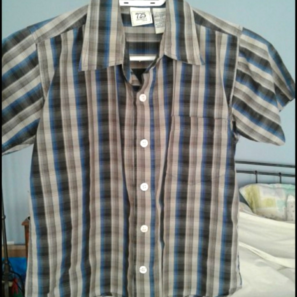Boys short sleeve button down shirt